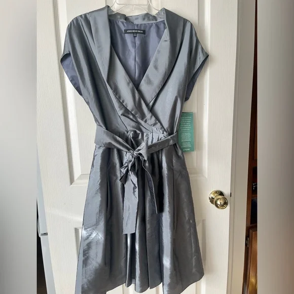 NWT Jones Wear Dress silver sz 12 - Picture 1 of 4